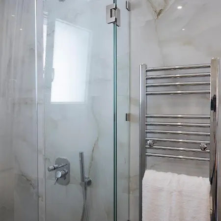 Azura Aqua Apartment