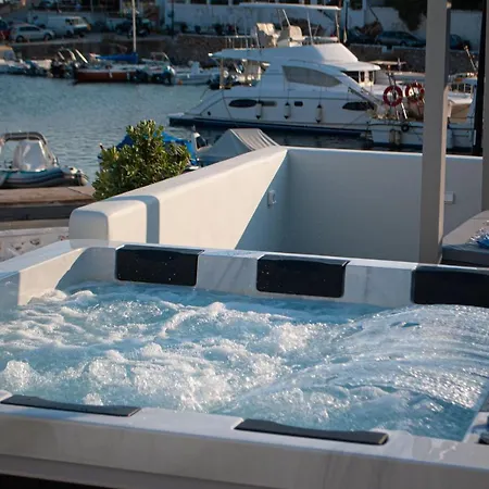 Azura Aqua * Finikas (Syros)