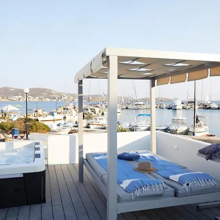 Azura Aqua Finikas (Syros)